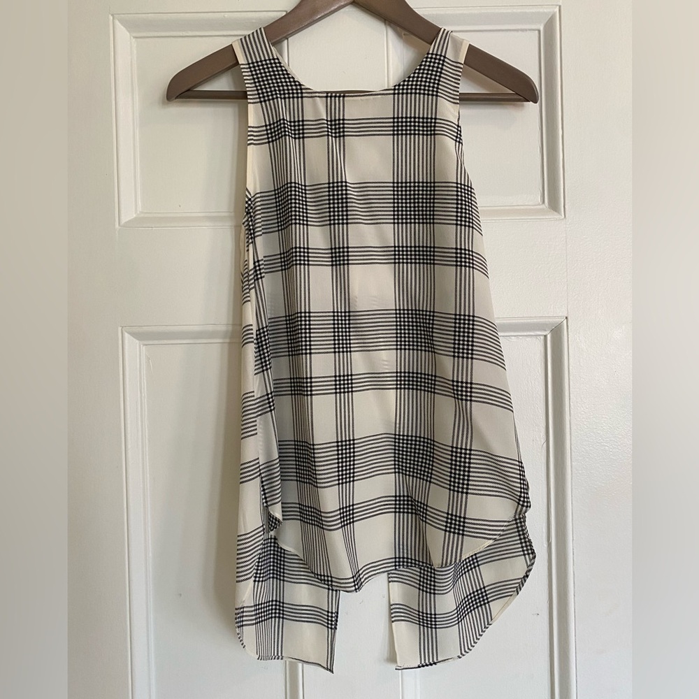 Wilfred by Aritzia Ivory and Black Silk Sleeveless Top - size XS